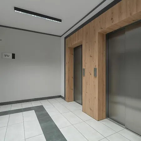 Unique 2-bedroom On The 10th Floor With Free Garage By Renters Lägenhet *