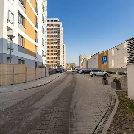 Unique 2-bedroom On The 10th Floor With Free Garage By Renters Lägenhet