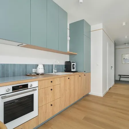 Unique 2-bedroom On The 10th Floor With Free Garage By Renters