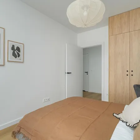 Unique 2-bedroom On The 10th Floor With Free Garage By Renters * Poznan