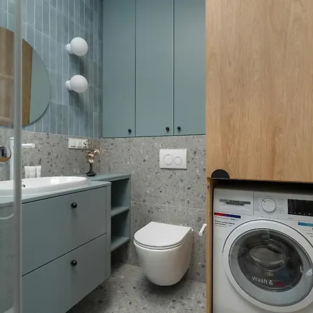 Unique 2-bedroom On The 10th Floor With Free Garage By Renters *